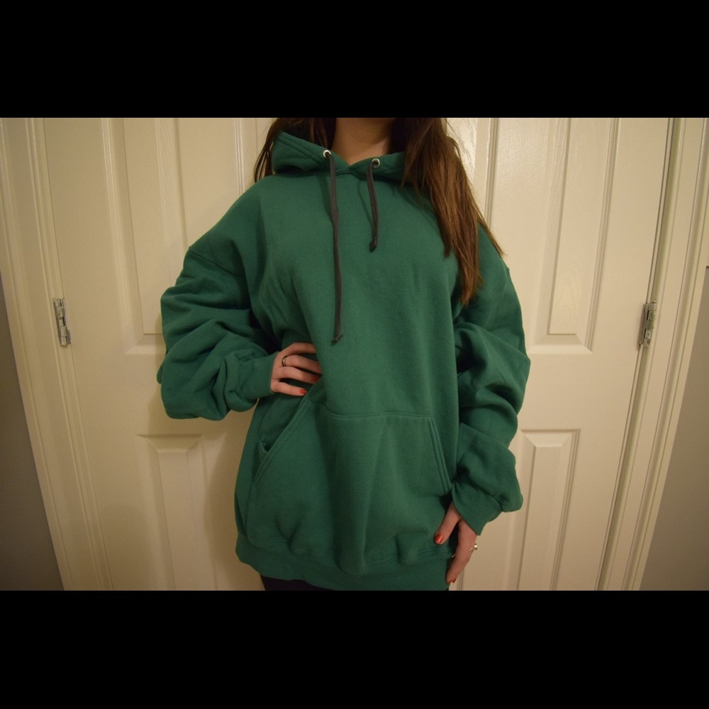 Green oversized sweatshirt